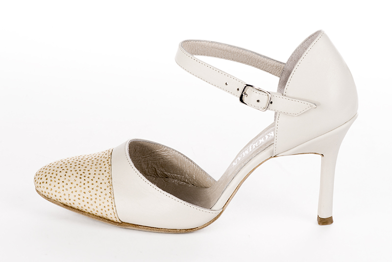 Gold and off white women's open side shoes, with an instep strap. Round toe. Very high slim heel. Profile view - Florence KOOIJMAN